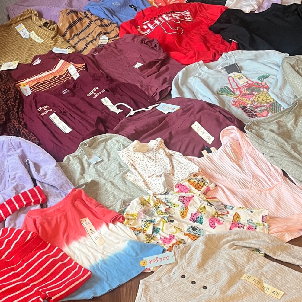 Clothing bundle - image 1
